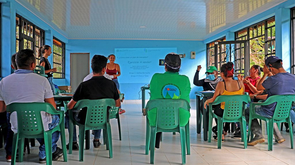 Comunidades se capacitan para fortalecer tejido social.